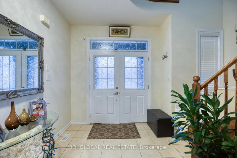 667 Linden Dr, Cambridge, N3H 0B6 | Image 3