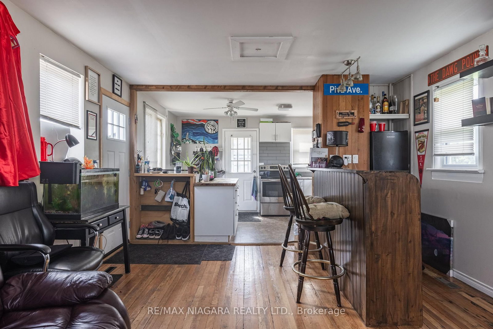 Listing Image 15