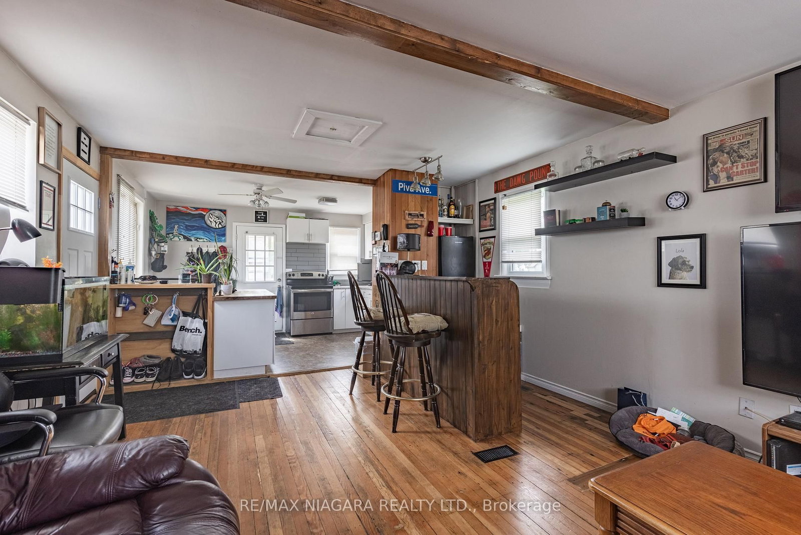Listing Image 16