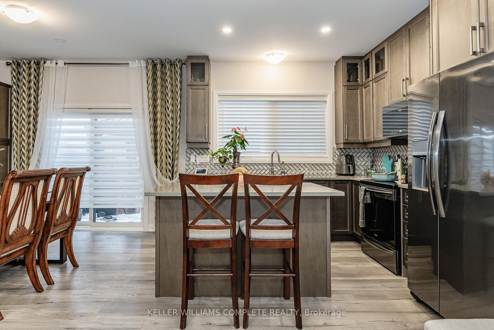 Listing Image 15