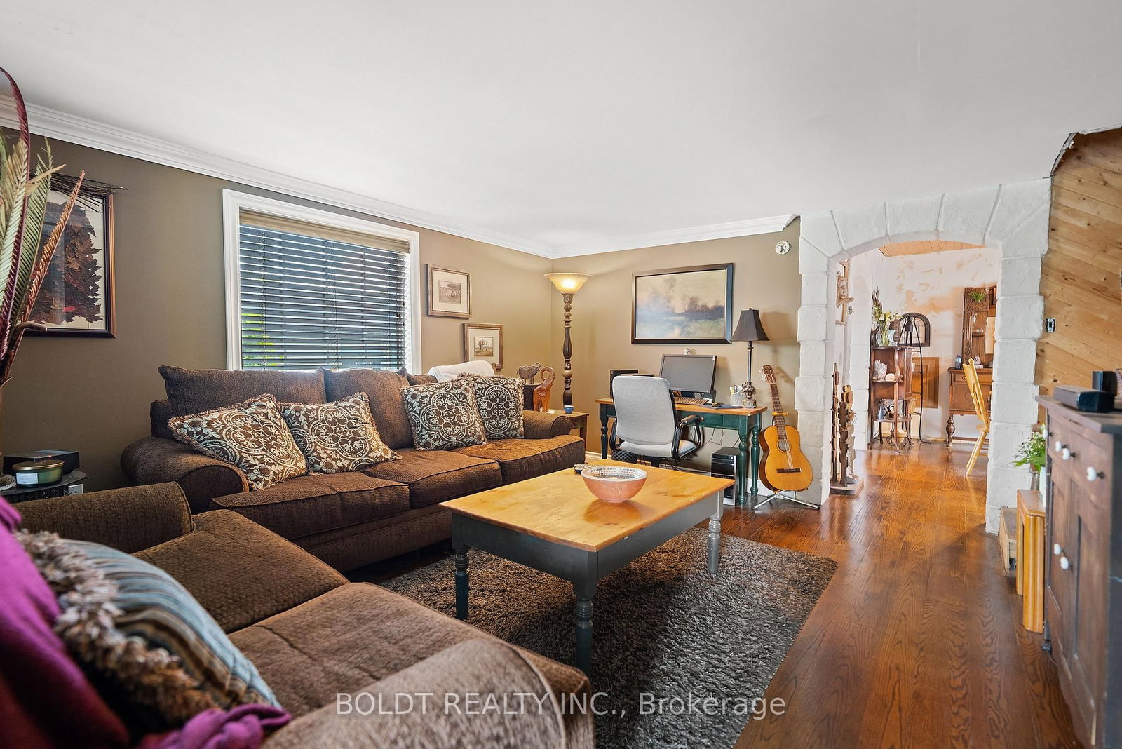 Listing Image 6