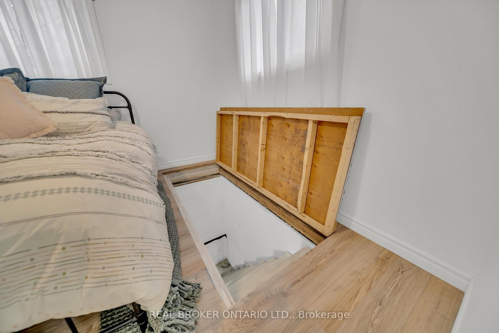 Listing Image 20