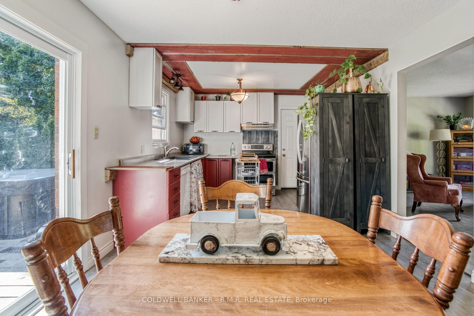 Listing Image 7