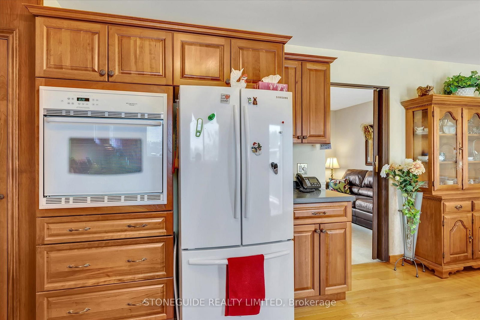 Listing Image 7