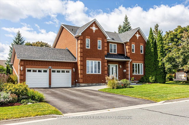 1469 Glenforest Crescent