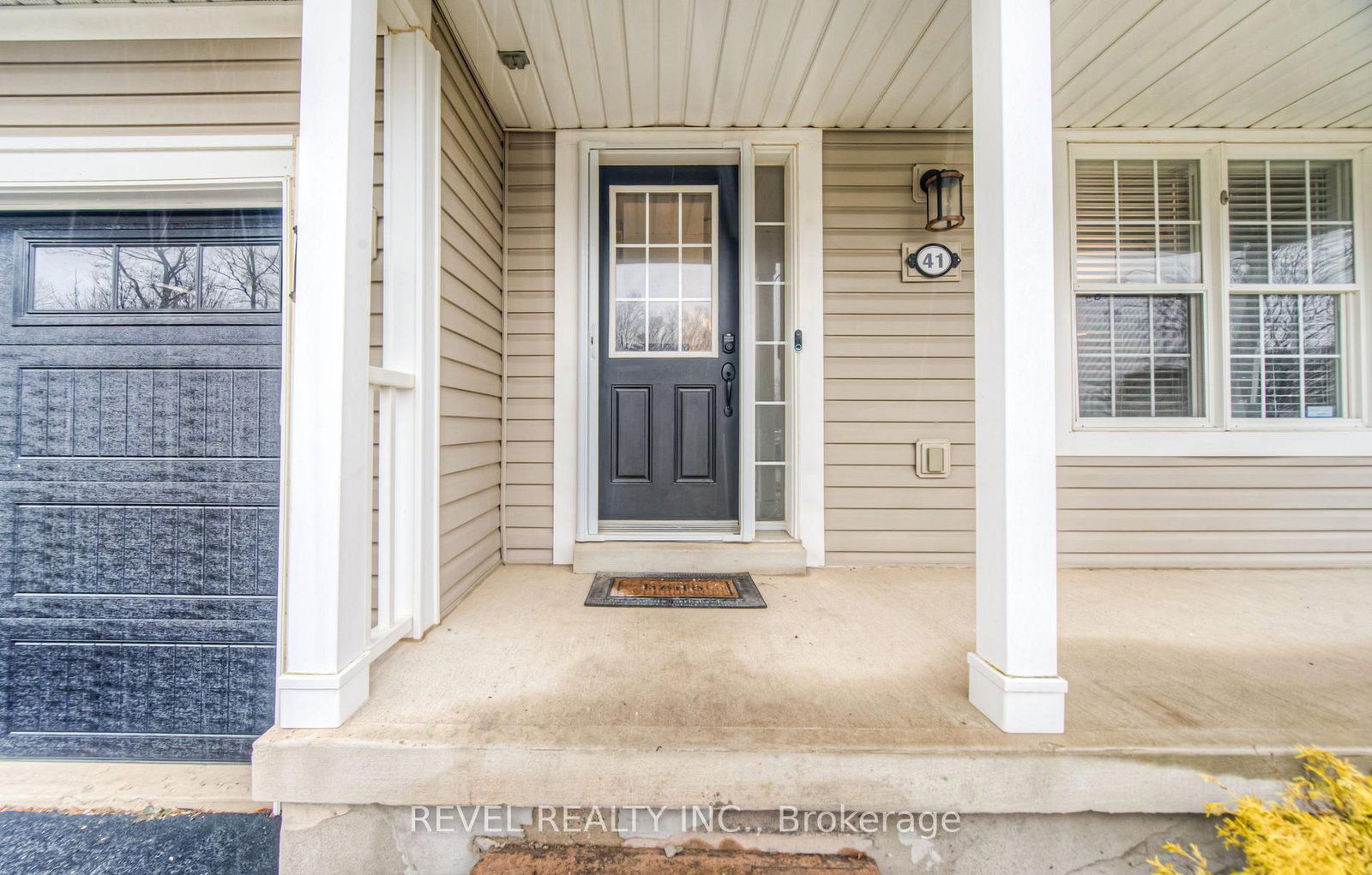 Listing Image 4