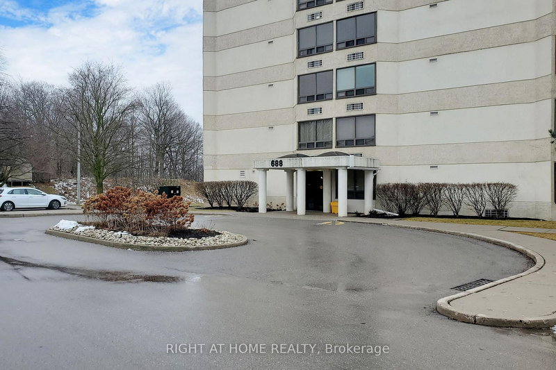 403 - 688 Preston Pkwy, Cambridge, N3H 5K6 | Image 2
