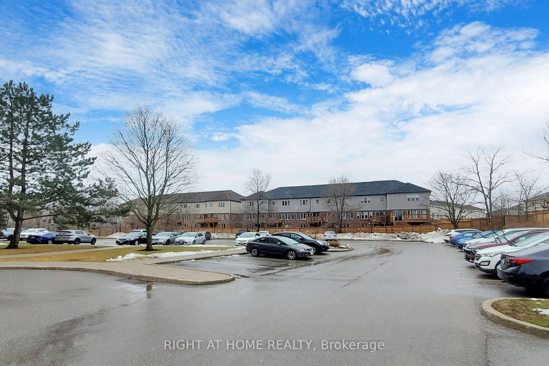 403 - 688 Preston Pkwy, Cambridge, N3H 5K6 | Image 3