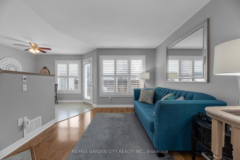 2 - 175 Fiddlers Green Rd, Hamilton, L9G 4X7 | Image 3