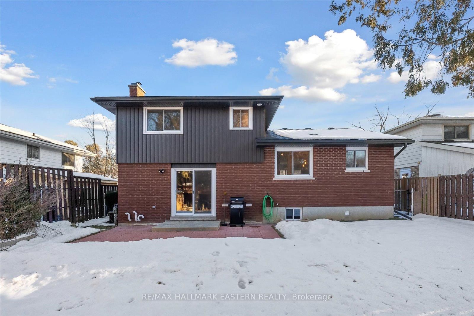 Listing Image 4