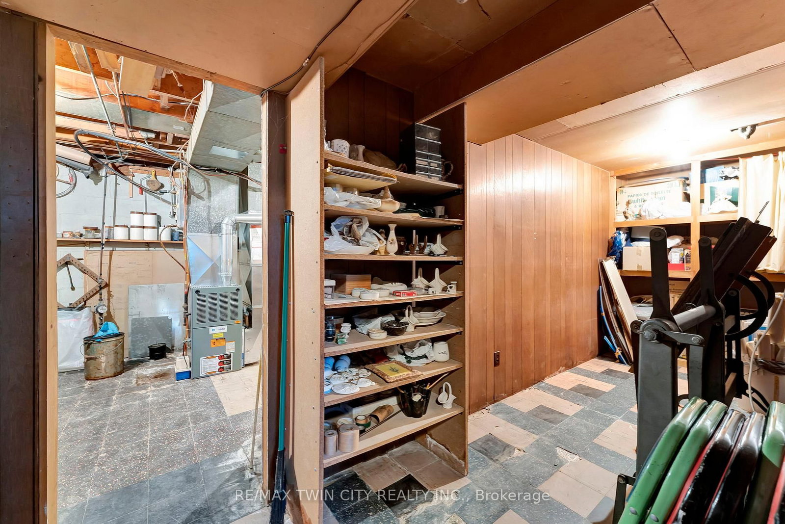Listing Image 12