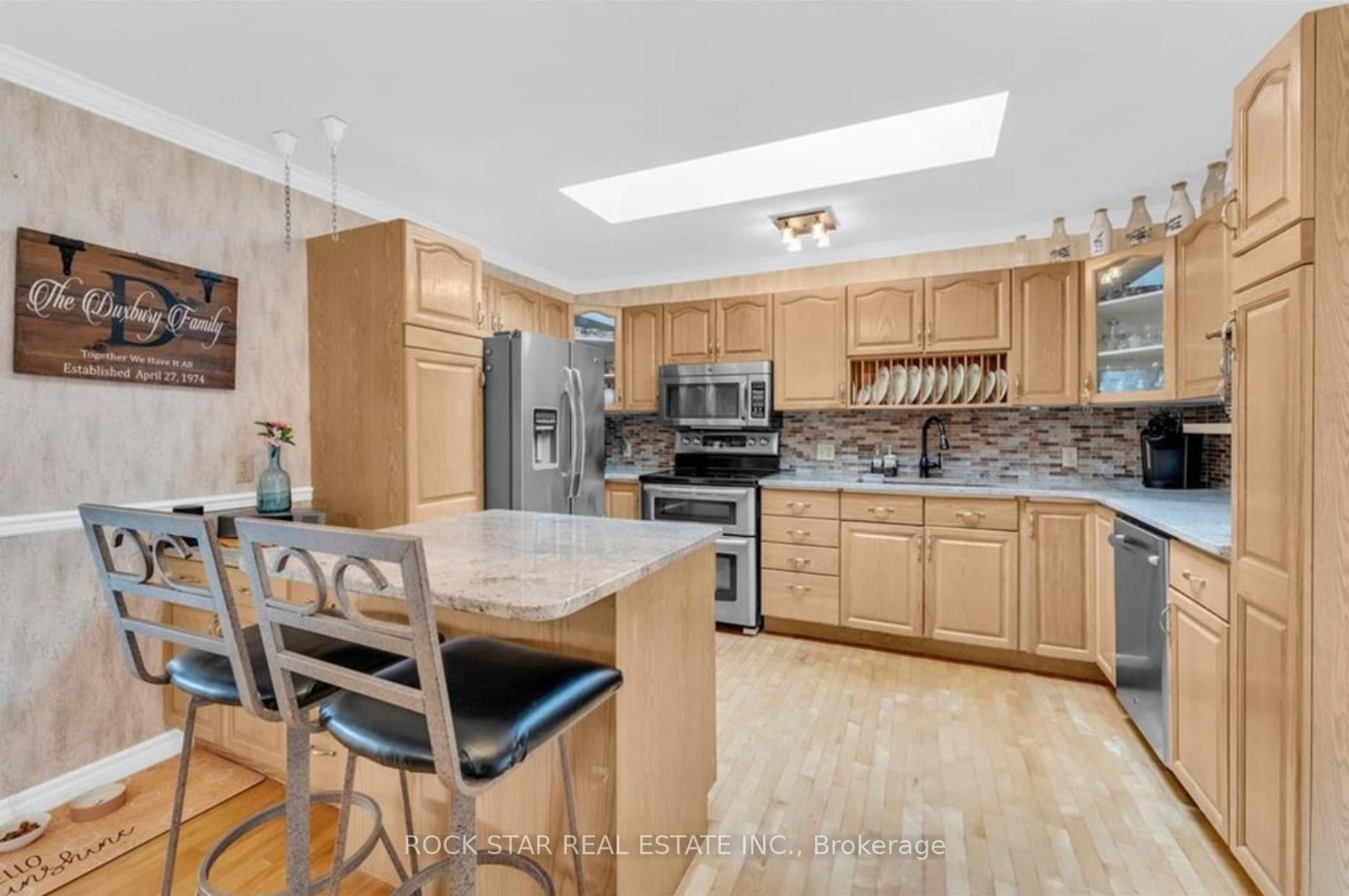 Listing Image 7