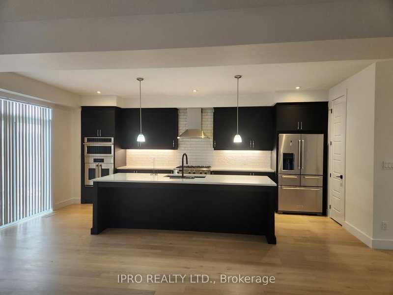 12 - 32 Faith St, Cambridge, N1T 0E8 | Image 2