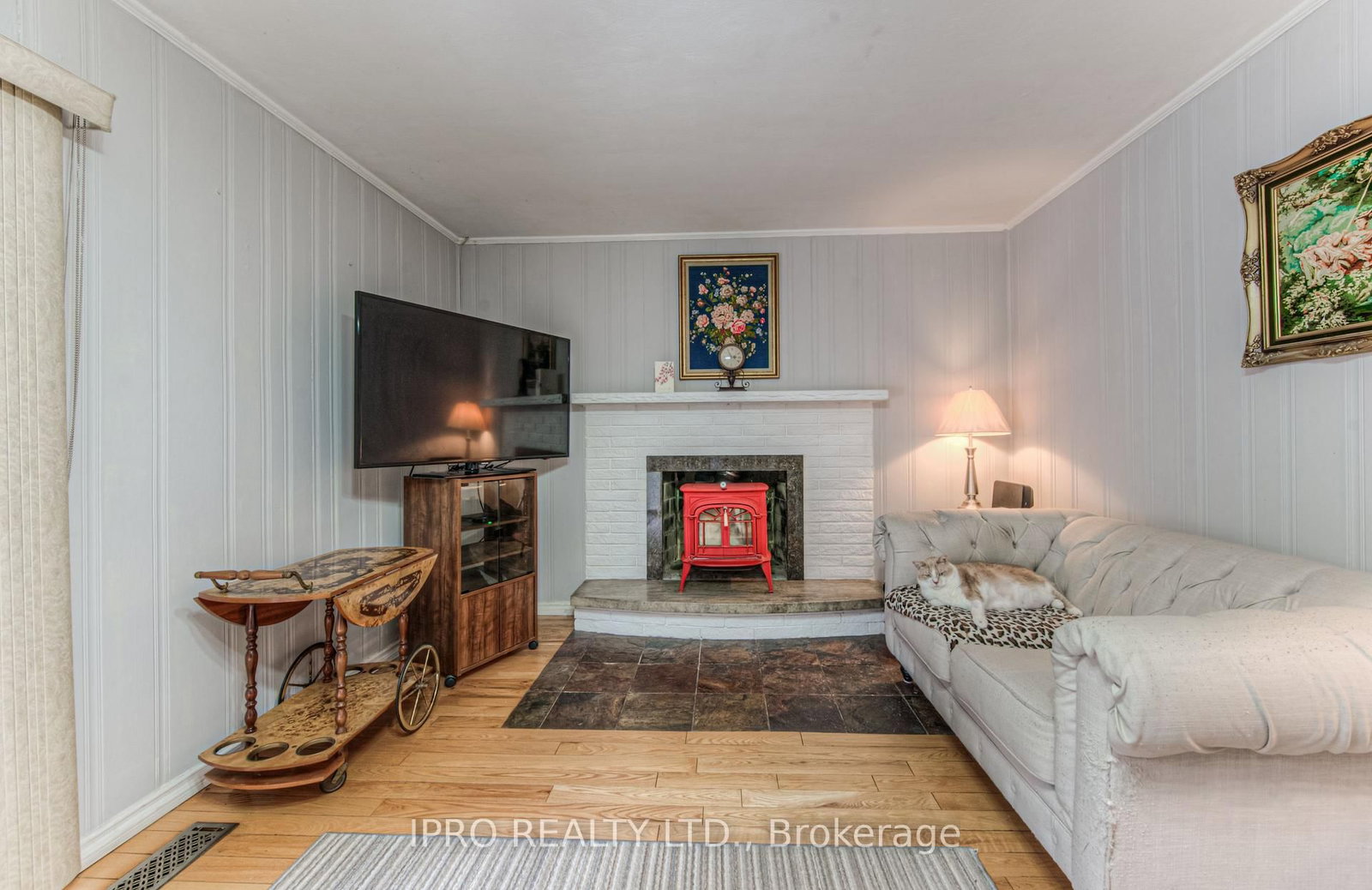 Listing Image 7