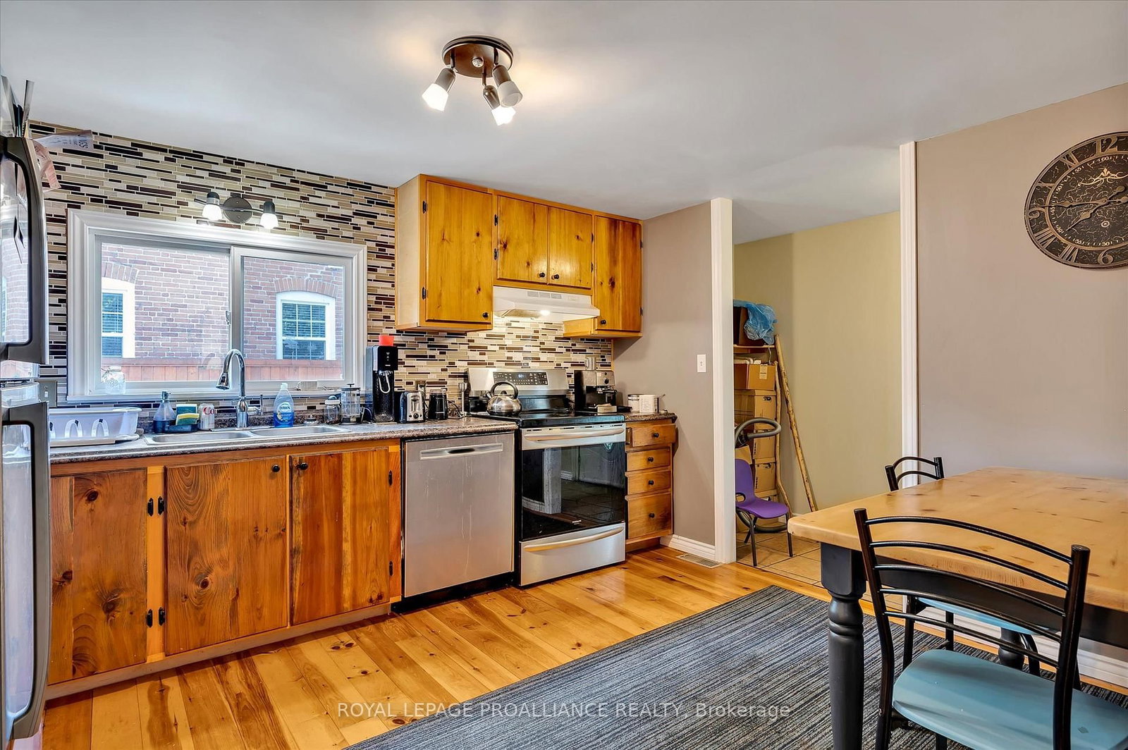 Listing Image 7