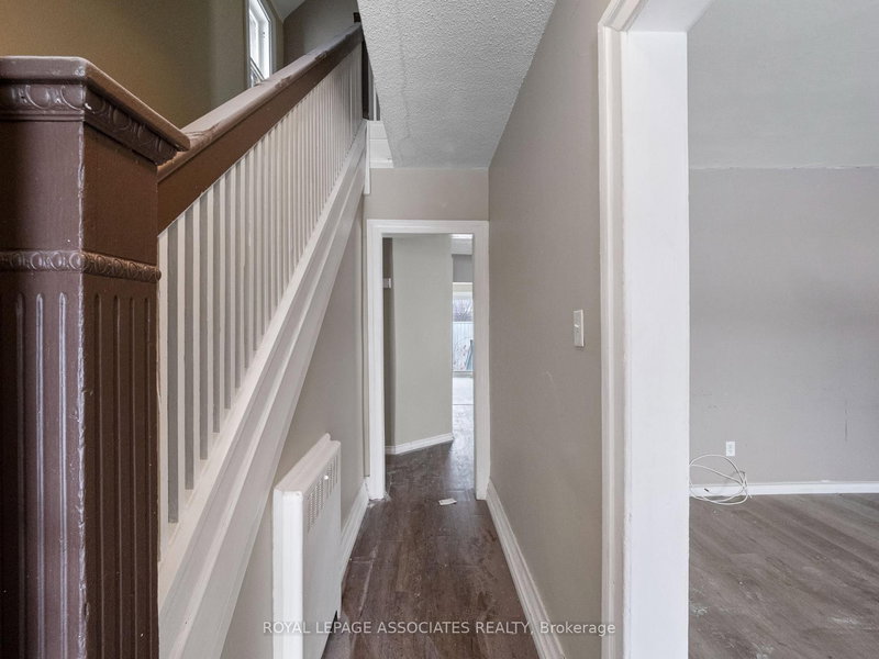 4471 First Ave, Niagara Falls, L2E 4G1 | Image 2