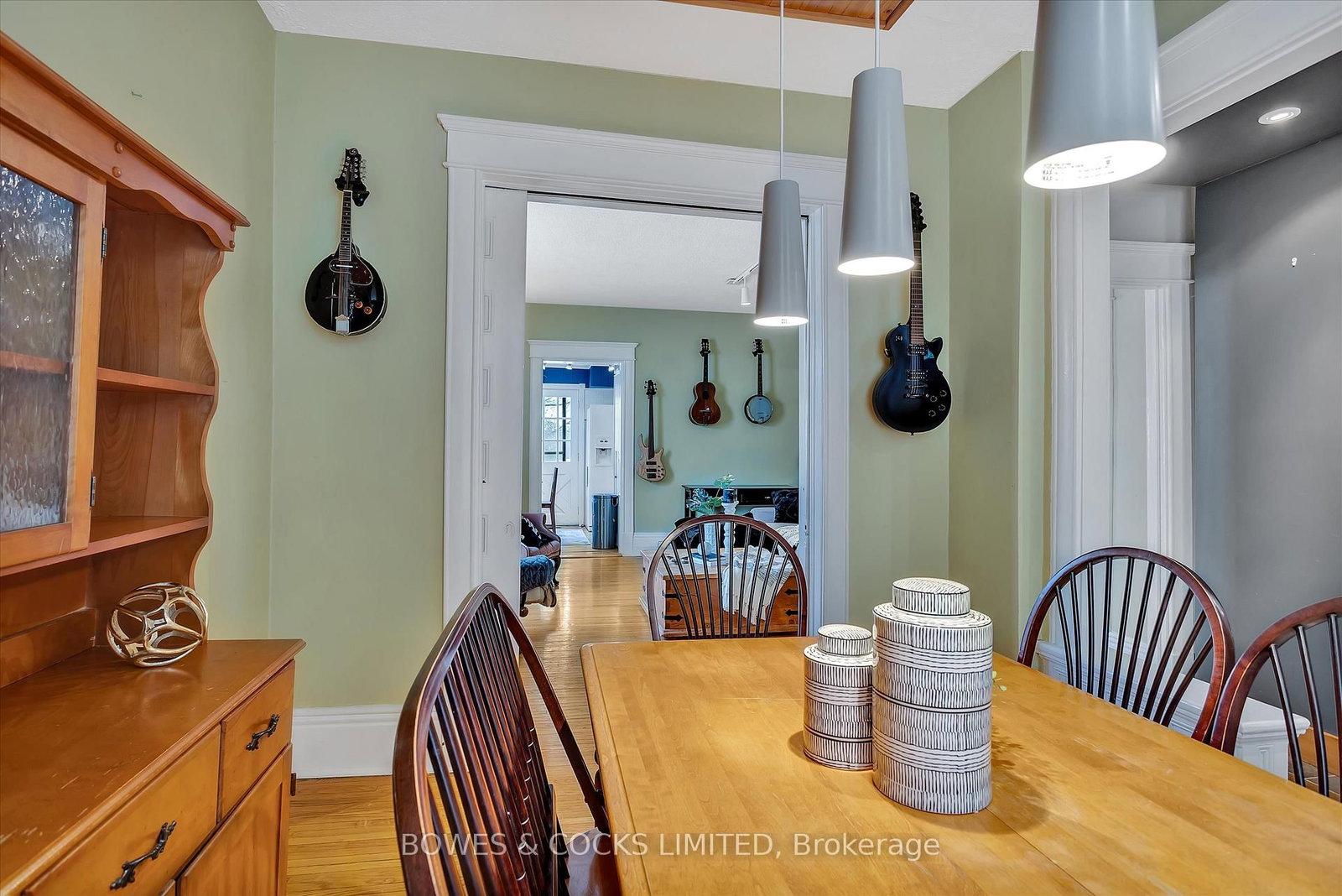 Listing Image 8
