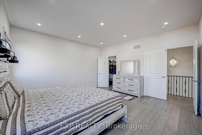 195 Granite Ridge Tr, Hamilton, L0R 2H7 | Image 2