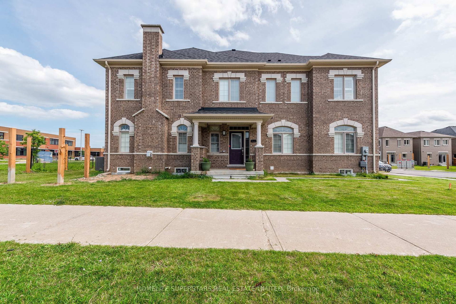 Listing Image 3