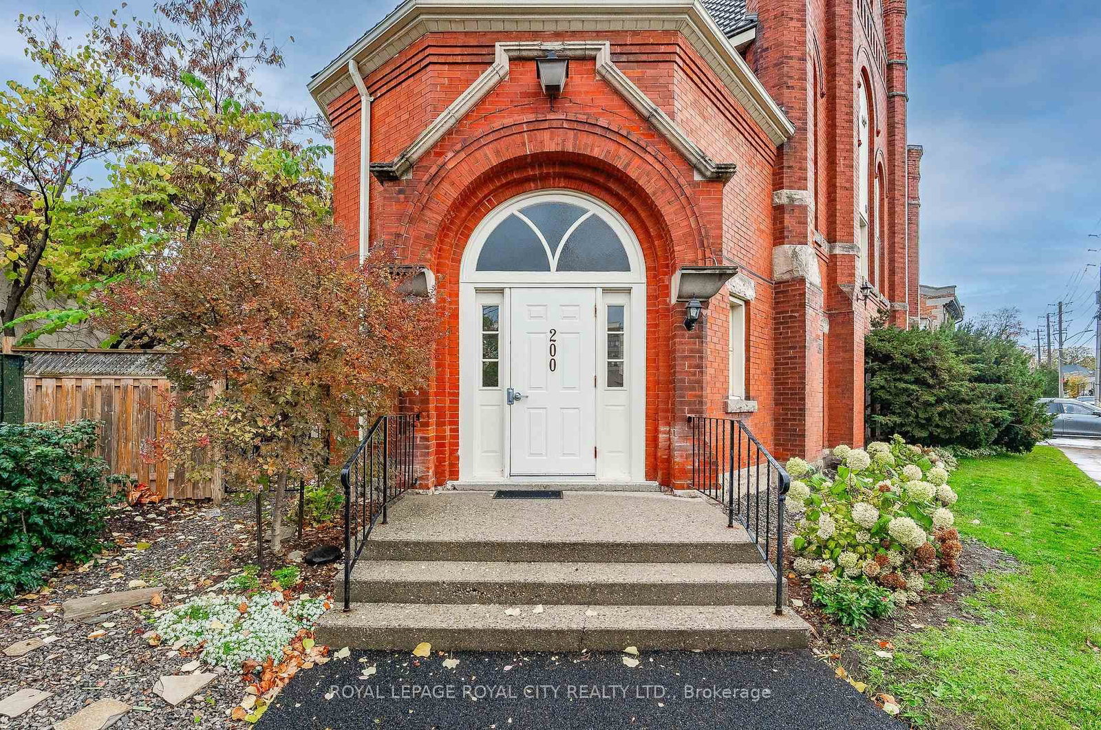 Listing Image 7