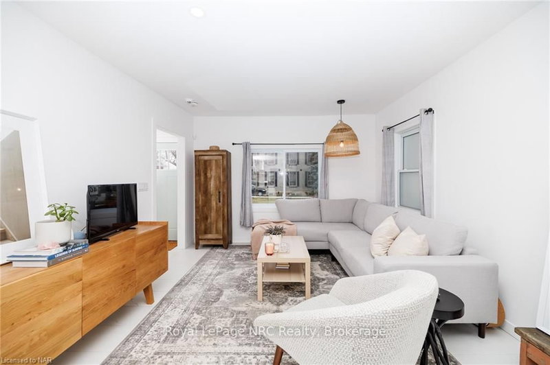 37 Lock St, St. Catharines, L2N 5B8 | Image 2