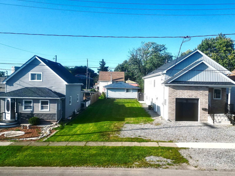 44 Chestnut St, Port Colborne, L3K 1R4 | Image 2