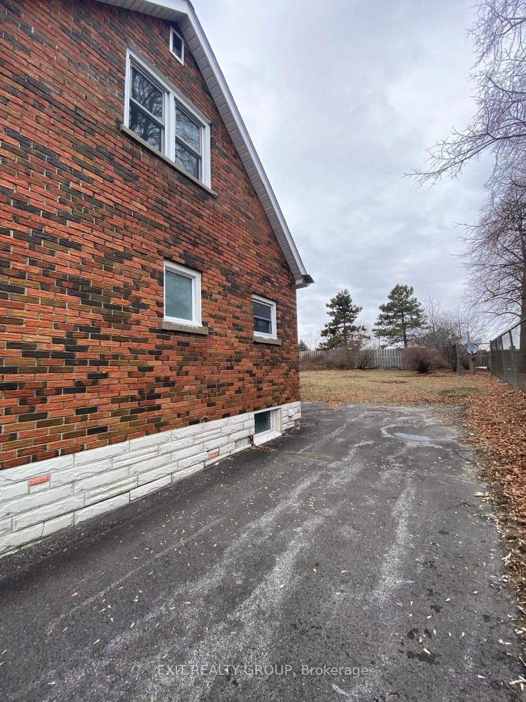 Listing Image 28
