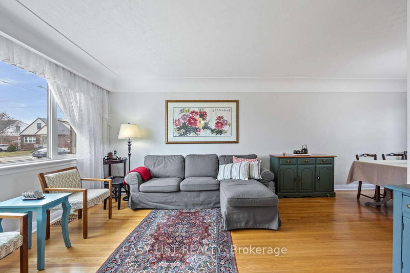 1 Bryant Crt, Hamilton, L8K 4A9 | Image 3