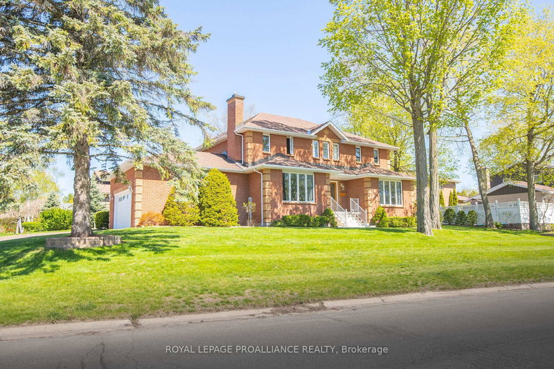 542 Rankin Cres, Kingston, K7M 7L4 | Image 2