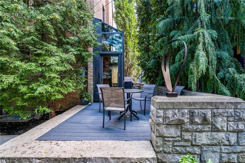 125 ABERDEEN Ave, Hamilton, L8P 2P3 | Image 2