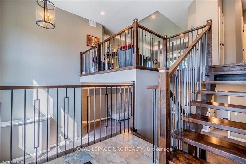 713 Clarence St, Port Colborne, L3K 6B8 | Image 2