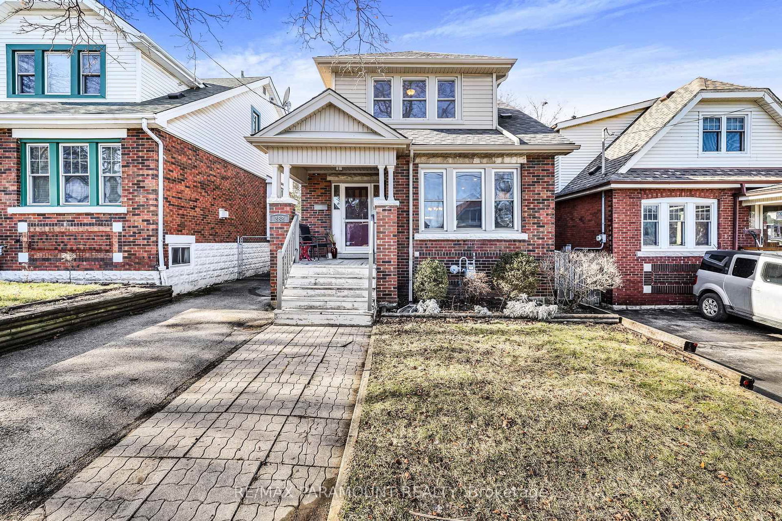 Listing photo 2