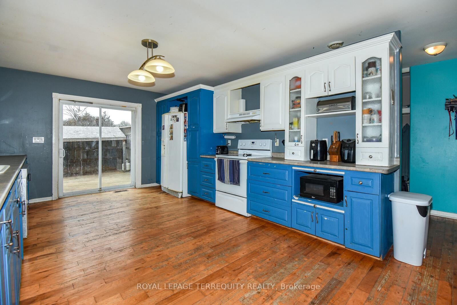 Listing Image 9