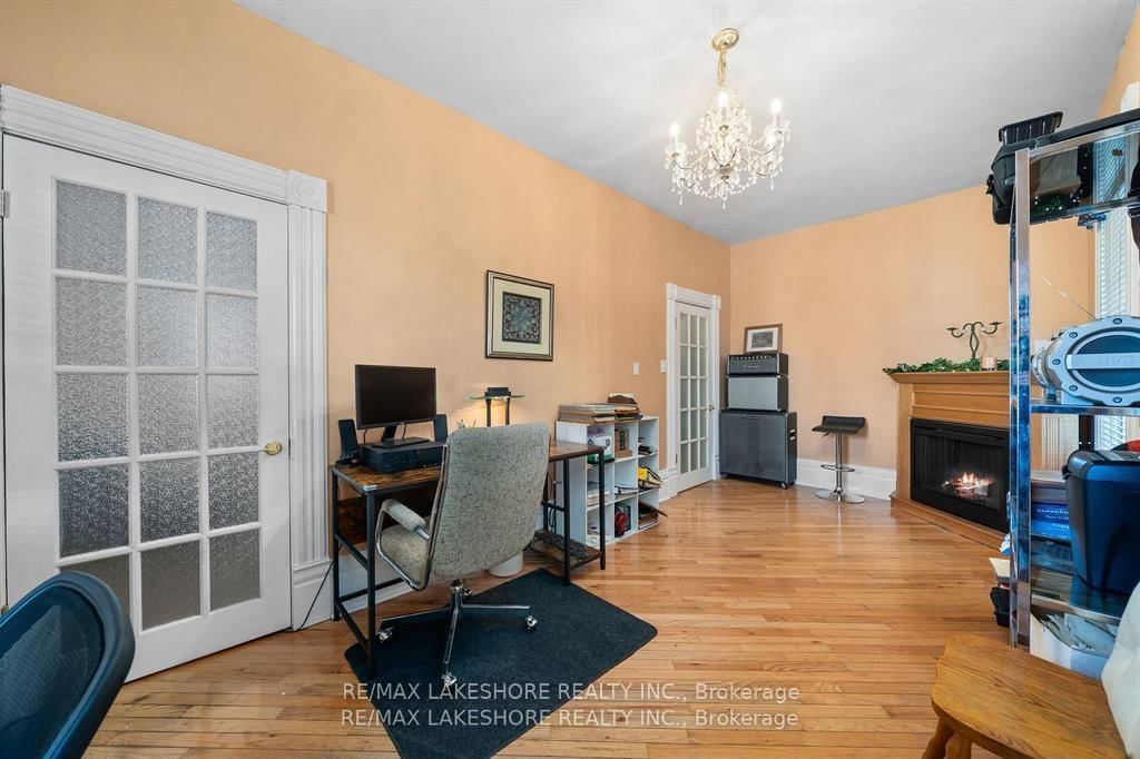 Listing Image 9