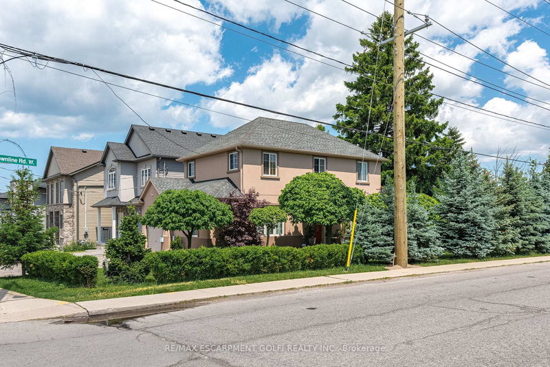 2 Leeson St, St. Catharines, L2T 2R1 | Image 2