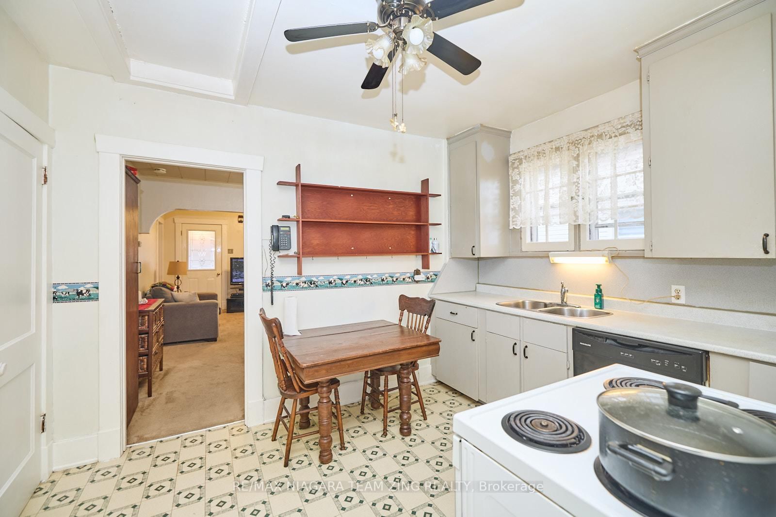 Listing Image 7