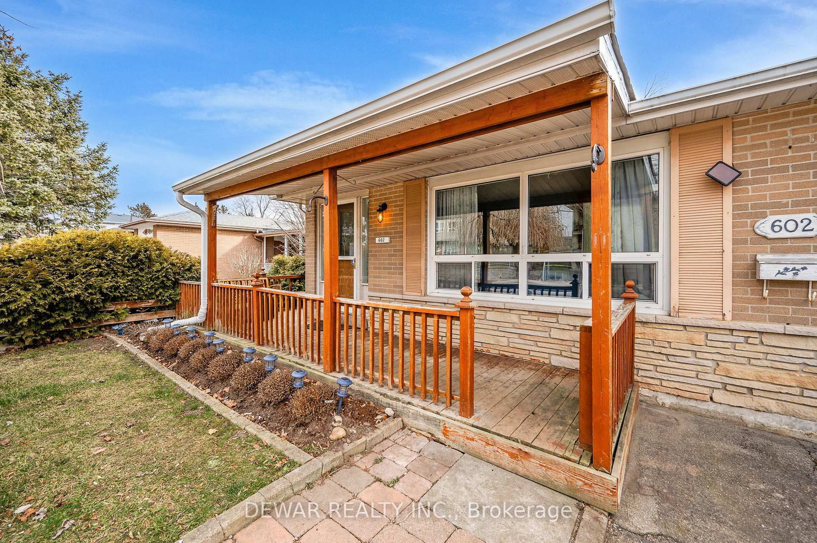 Listing Image 4