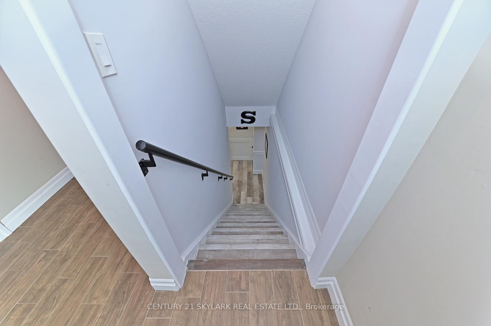Listing Image 32