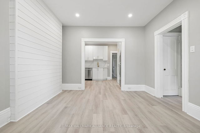 Main - 215 Queen Street