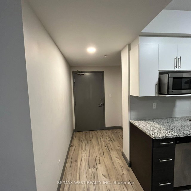 2112 - 258B Sunview Street