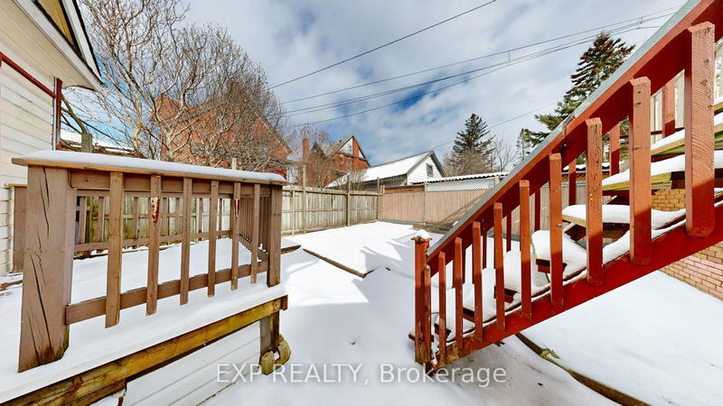 362 Duke St W Kitchener, N2H 3Y3 | Image 37