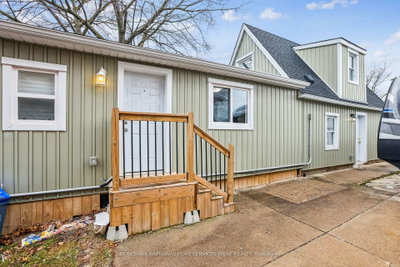 Semi-Detached House leased at 1-19 Bailey Street, St. Catharines, Ontario, L2S 1J3 - Western Hill - MLS: X8087838