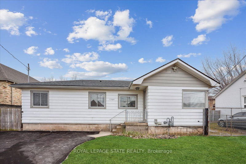 home for lease on Upper-1304 Barton Street