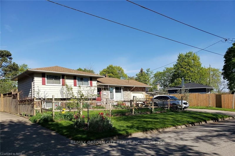 home for sale on 4 Highcourt Crescent