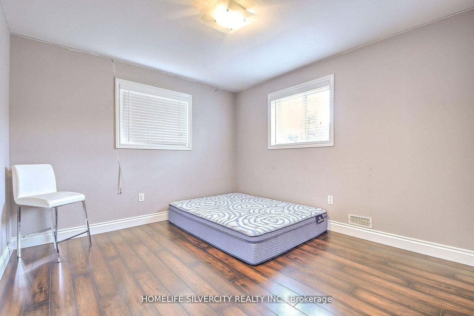 Listing Image 37