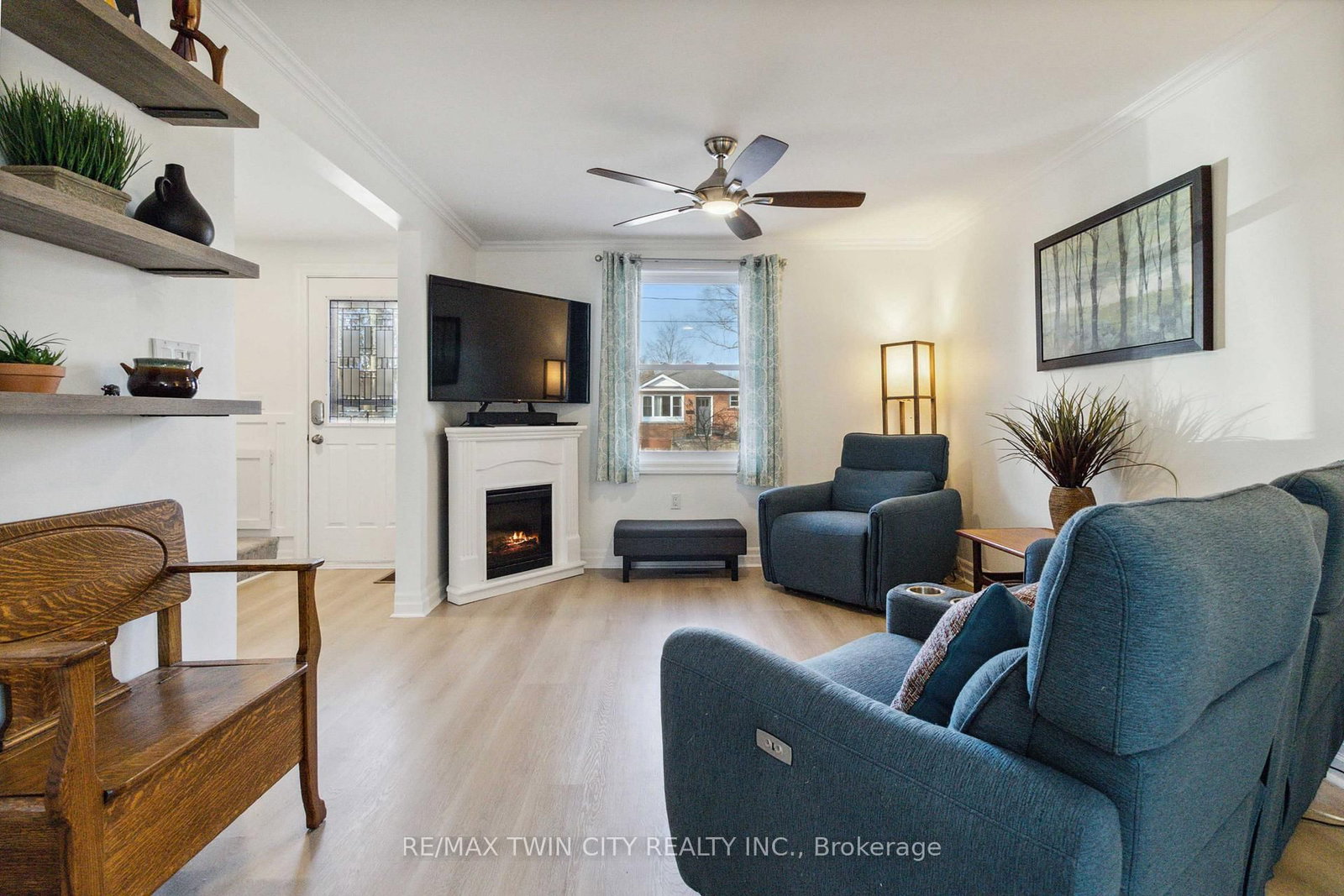Listing Image 7