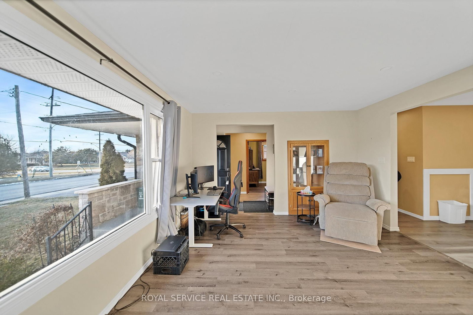 Listing Image 7