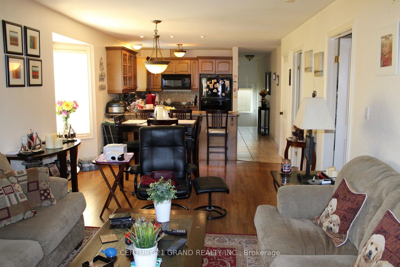 Listing Image 7