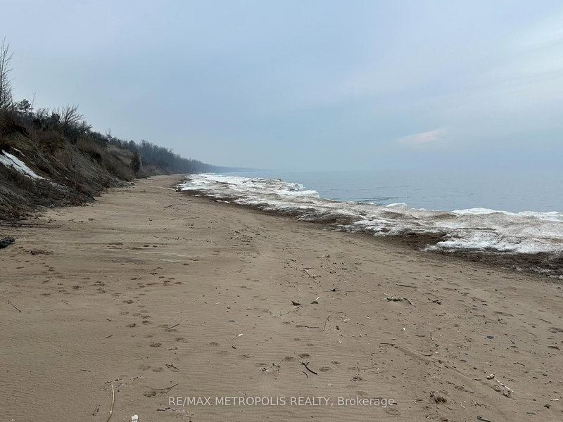 7069 Blue Coast Hts, Plympton-Wyoming, N0N 1E0 | Image 3