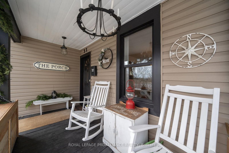 381 Elizabeth St, Grimsby, L3M 3K6 | Image 3